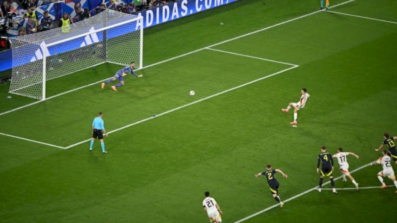 Đá phạt đền là gì trong bóng đá hiện đại