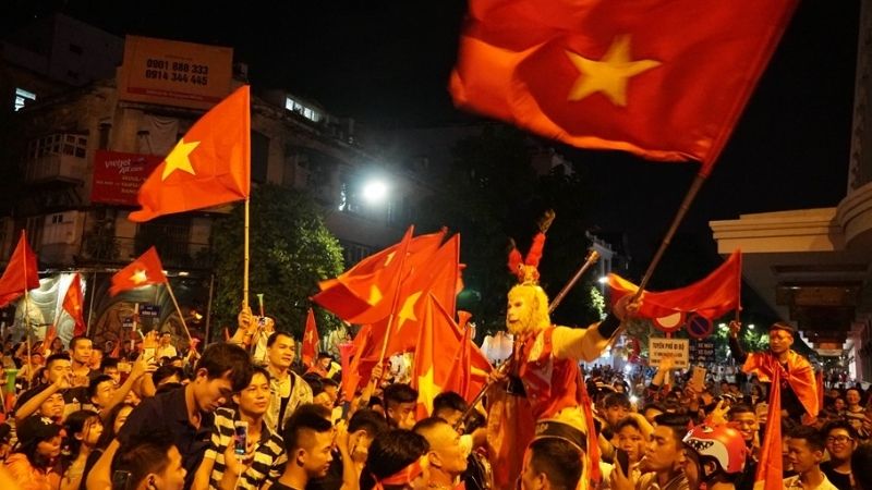 Đi Bão Trong Bóng Đá Là Gì? Hiện Tượng Văn Hóa Độc Đáo 2 Đi Bão Trong Bóng Đá Là Gì?