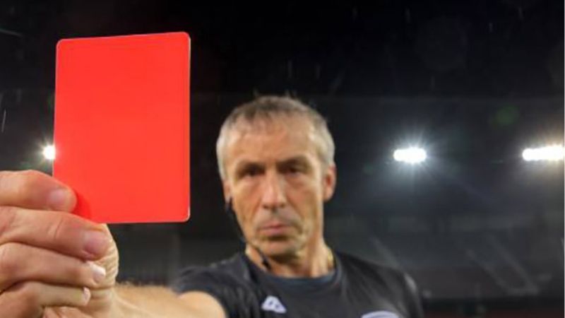 Thẻ Đỏ Trong Bóng Đá Là Gì? Tác Động Chiến Thuật Trận Đấu 3 Quy định của FIFA về thẻ đỏ trong bóng đá