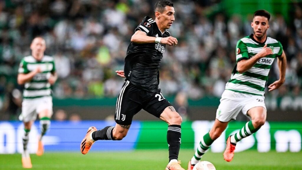 Tại sao Juventus bị trừ 15 điểm?