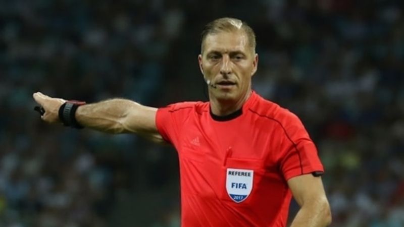 Trọng tài FIFA là gì?