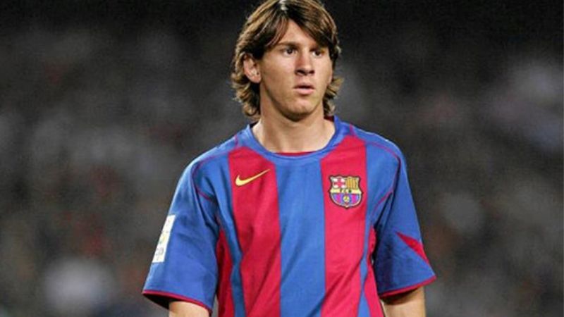 Messi Bắt Đầu Sự Nghiệp Khi Nào? Hành Trình Vĩ Đại 2 Tuổi thơ và niềm đam mê bóng đá tại Rosario của Messi