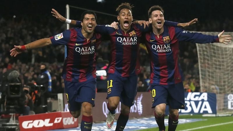 SW Trong Bóng Đá Là Gì? Hé Lộ Vai Trò Bí Ẩn Của Hậu Vệ Thòng 3 Vai trò và nhiệm vụ của SW trong bóng đá là gì?